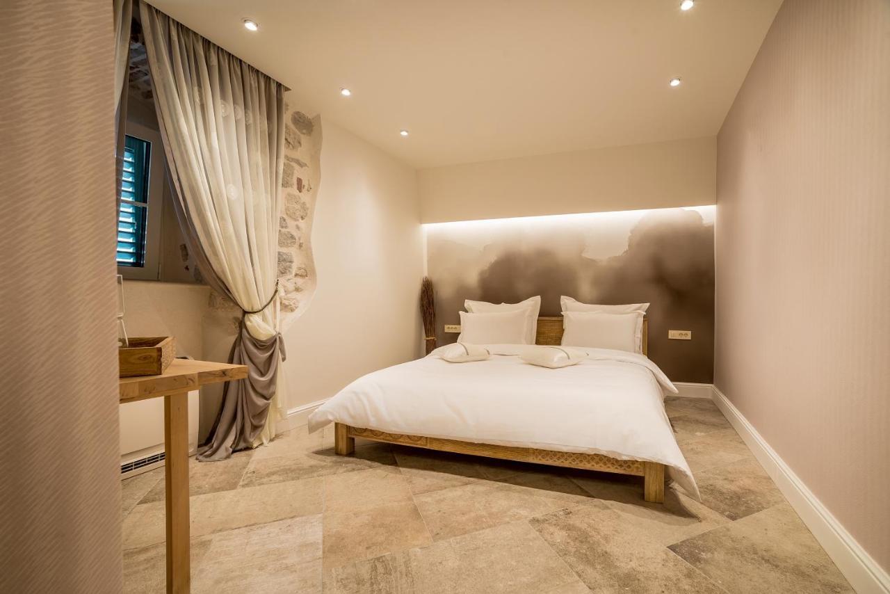 Apartments Hun Котор Екстер'єр фото