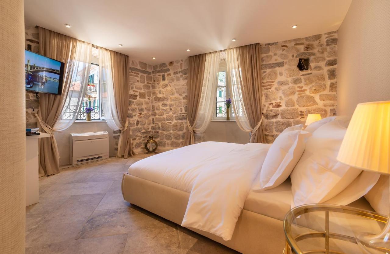 Apartments Hun Котор Екстер'єр фото