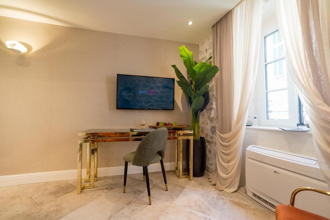 Apartments Hun Котор Екстер'єр фото